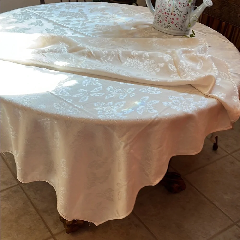 Elegant Large Christmas Tablecloth for Home Dining